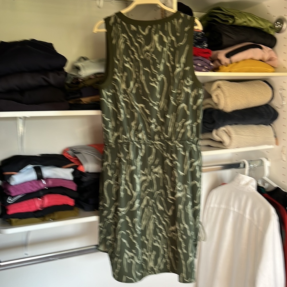 Athleta Rincon dress - Picture 5 of 9